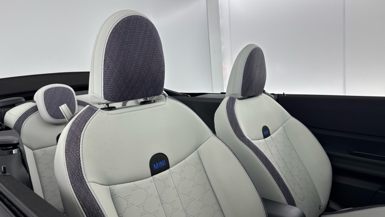 MINI Cooper 2.0 C Classic 2dr Auto Petrol Convertible